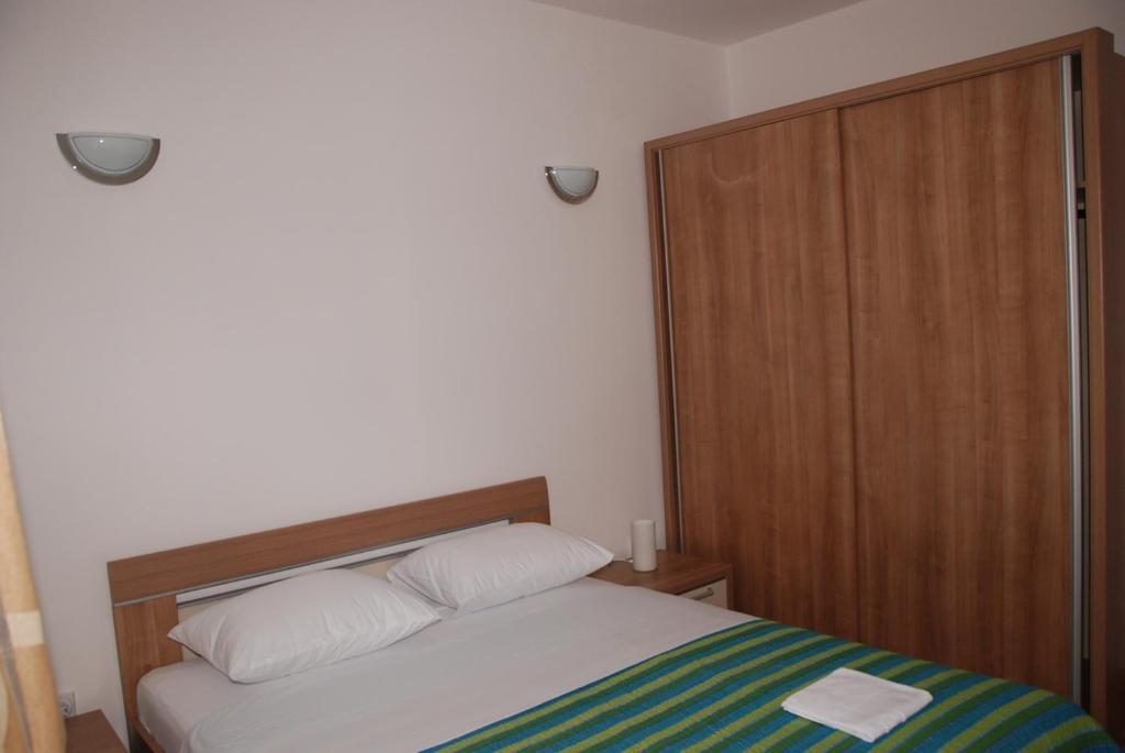 Apartment Dakic تْشيرسيك نوفي الغرفة الصورة