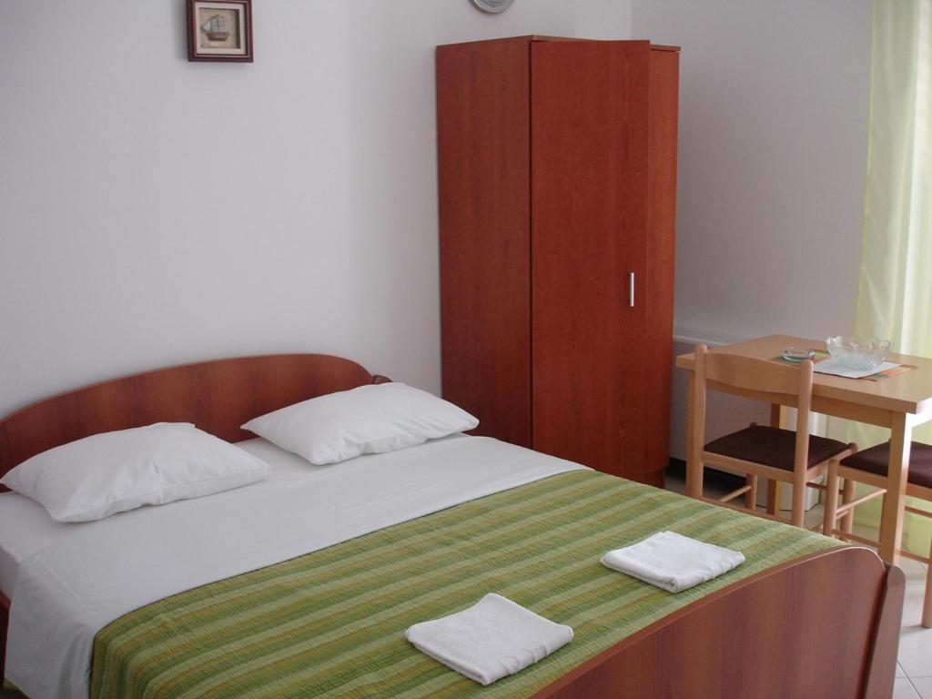 Apartment Dakic تْشيرسيك نوفي الغرفة الصورة